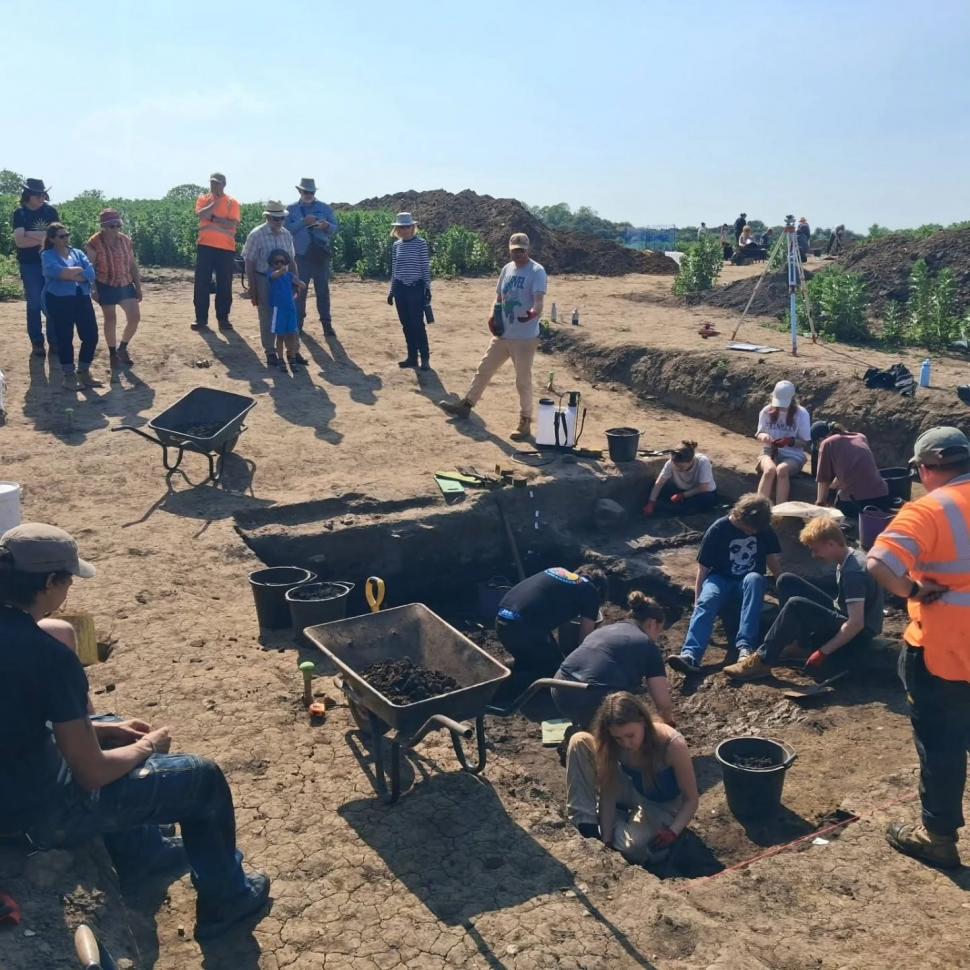 O femeie nu știa ce comoară se ascundea în curtea casei: Arheologii au scos la iveală ruinele unui oraș roman antic 1088655