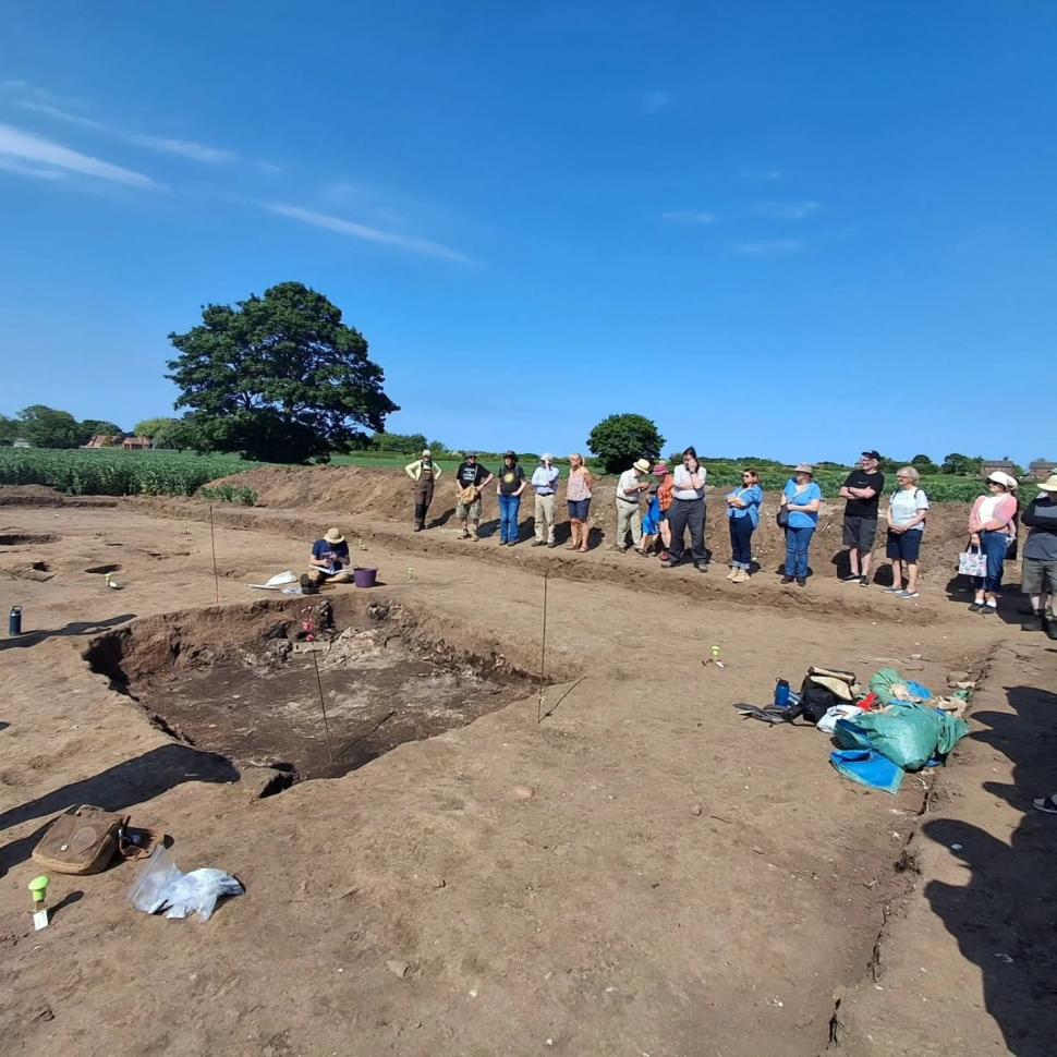 O femeie nu știa ce comoară se ascundea în curtea casei: Arheologii au scos la iveală ruinele unui oraș roman antic 1088657