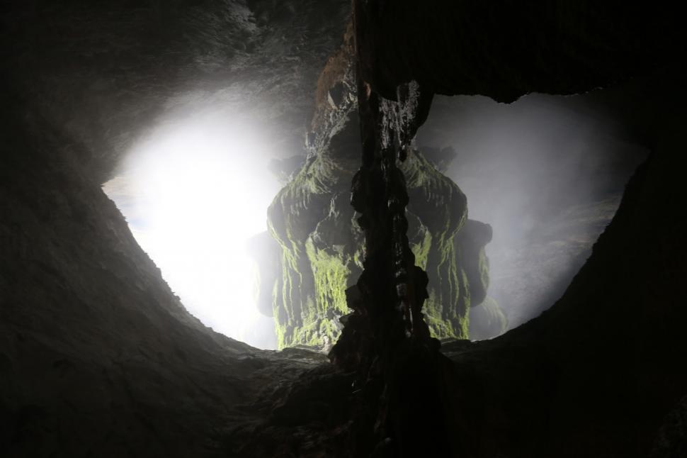  Peștera uriașă din Vietnam care are propriul râu, propria pădure tropicală și propria vreme. A fost descoperită în 1990 din întâmplare 1088688