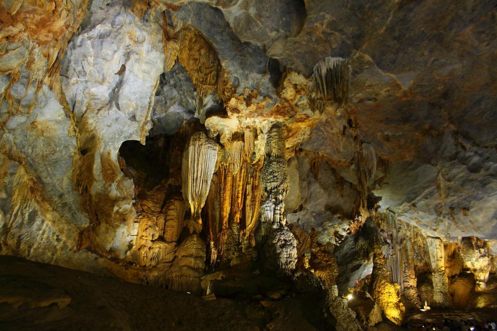  Peștera uriașă din Vietnam care are propriul râu, propria pădure tropicală și propria vreme. A fost descoperită în 1990 din întâmplare 1088900