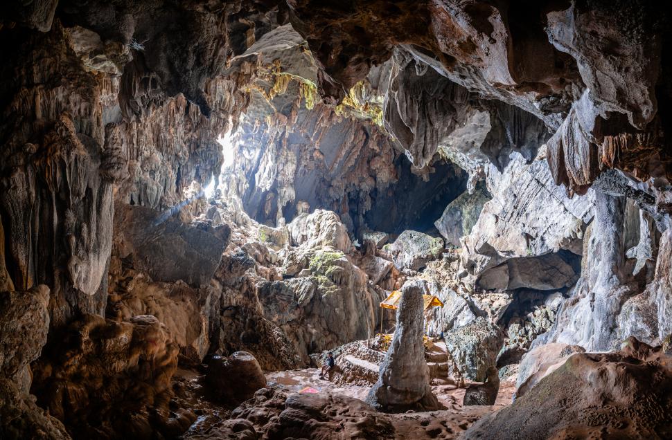  Peștera uriașă din Vietnam care are propriul râu, propria pădure tropicală și propria vreme. A fost descoperită în 1990 din întâmplare 1088902