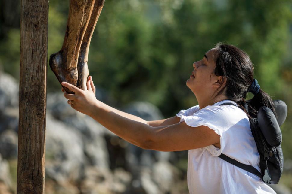 Furie în Bosnia. Statuia Fecioarei Maria din Medjugorje a fost desfigurată și incendiată: „Diavolul în fustă” 1088758