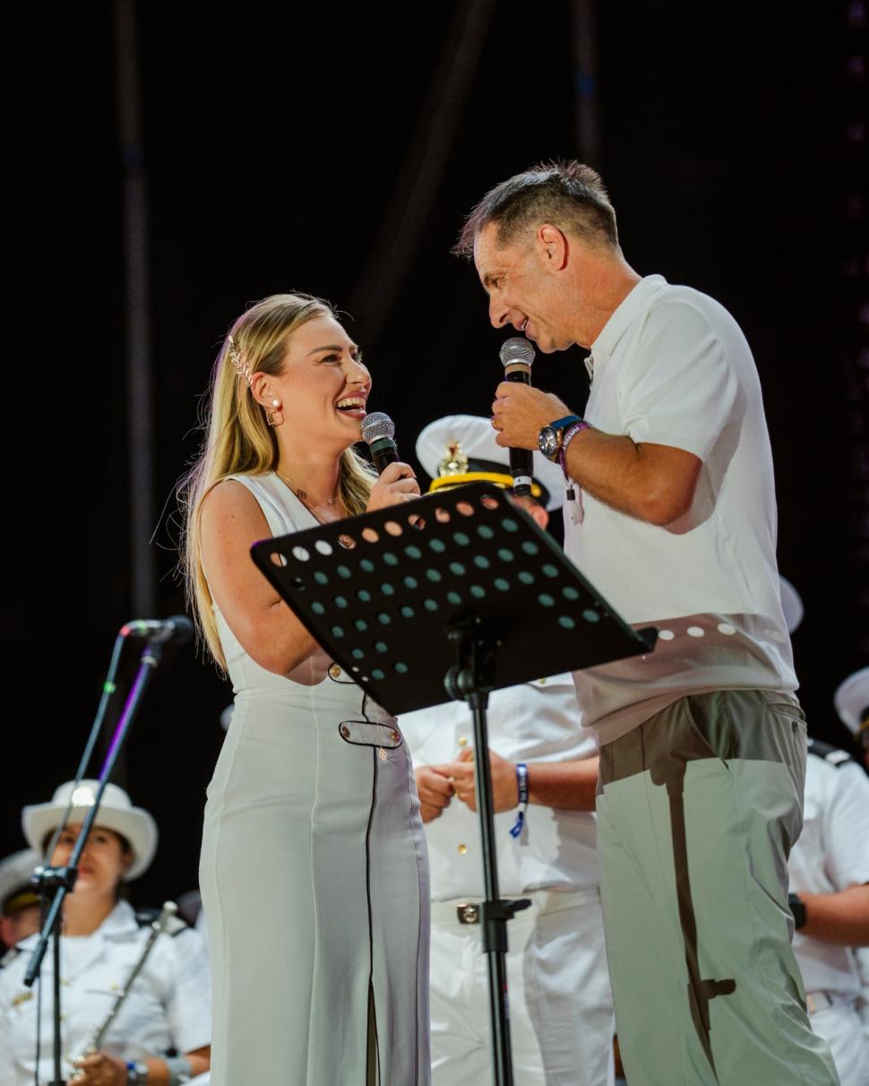 Dan Negru, Irina Baianț și Fanfara Reprezentativă a Forțelor Navale au sărbătorit Ziua Imnului Național la Nibiru 1089189