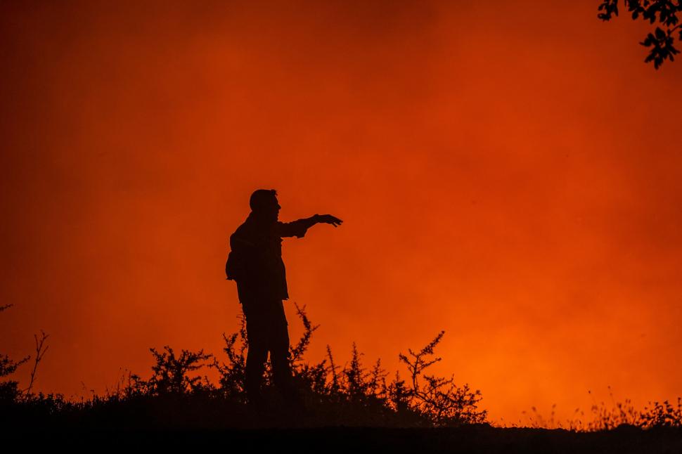 Incendiile pârjolesc Europa. Noi imagini cu dezastrul lăsat în urmă de flăcări în Spania şi Franţa. Grecia, Portugalia, în alertă 1089321