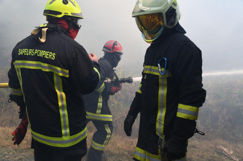 Incendiile pârjolesc Europa. Noi imagini cu dezastrul lăsat în urmă de flăcări în Spania şi Franţa. Grecia, Portugalia, în alertă 1089324