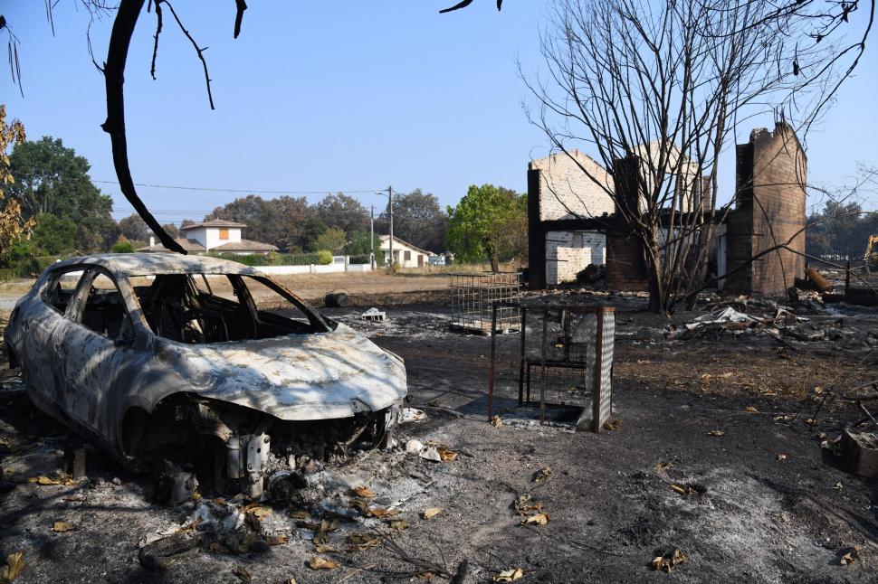Incendiile pârjolesc Europa. Noi imagini cu dezastrul lăsat în urmă de flăcări în Spania şi Franţa. Grecia, Portugalia, în alertă 1089325