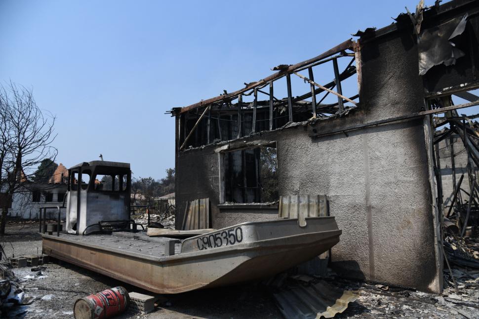 Incendiile pârjolesc Europa. Noi imagini cu dezastrul lăsat în urmă de flăcări în Spania şi Franţa. Grecia, Portugalia, în alertă 1089328