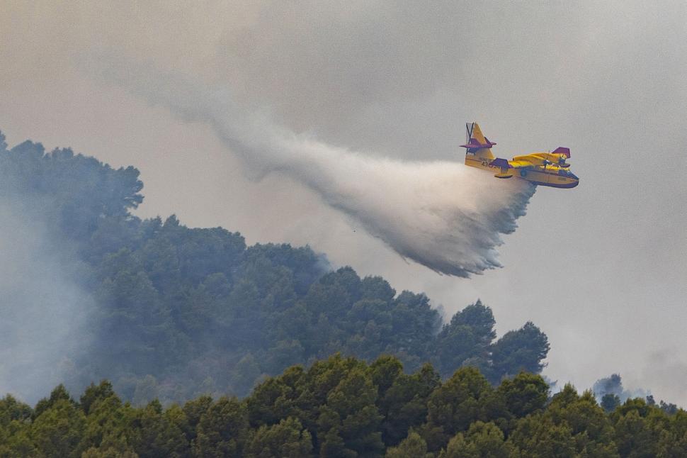 Incendiile pârjolesc Europa. Noi imagini cu dezastrul lăsat în urmă de flăcări în Spania şi Franţa. Grecia, Portugalia, în alertă 1089336