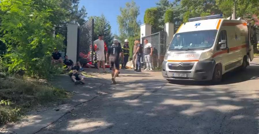 Accident grav cu echipa de fotbal Dinamo 2. Microbuzul în care se aflau jucătorii a intrat într-un copac. Maseurul echipei a murit 1089420