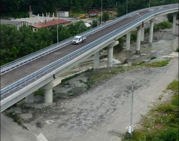 Centura Comarnic se apropie de finalizare. A început turnarea asfaltului: "Lucrările avansează conform graficului" 1089845