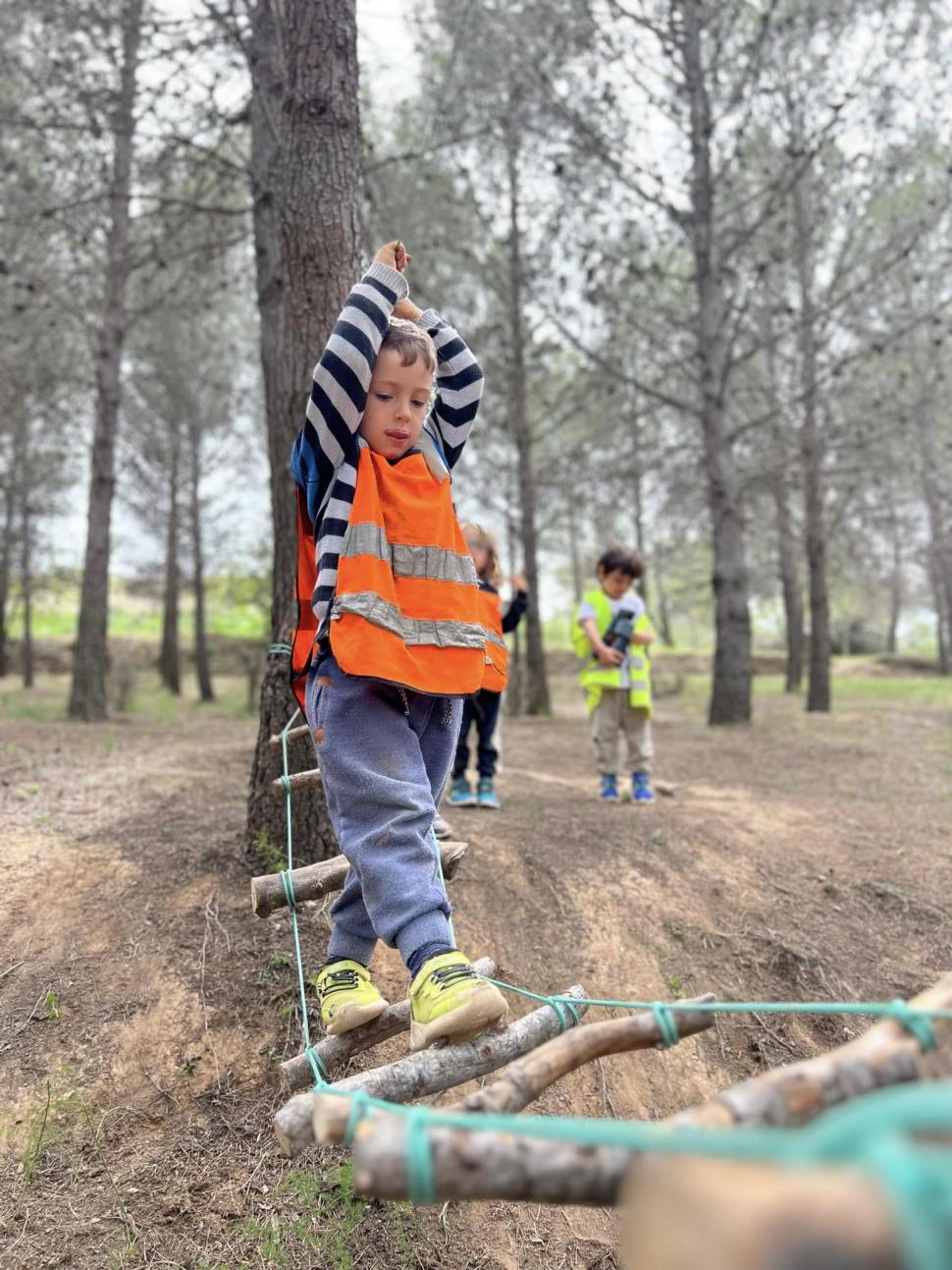Cum au transformat doi români drama copilului lor într-un model de educație în Spania și au construit un mic "Turn Babel" fericit 1089695