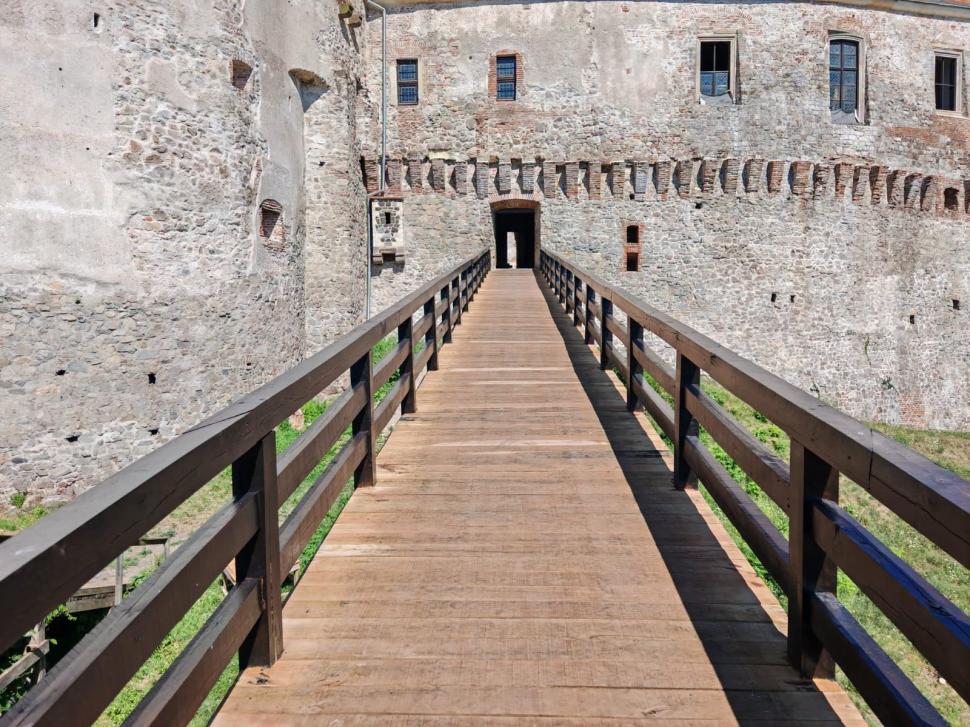 Castelul Corvinilor va fi gata luna aceasta. Cum arată clădirea istorică restaurată complet, după lucrările de 11,6 milioane de euro 1090140