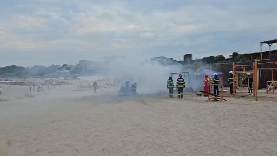 Incendiu pe plaja Zoom, în zona Faleză Nord din Constanța 1089949