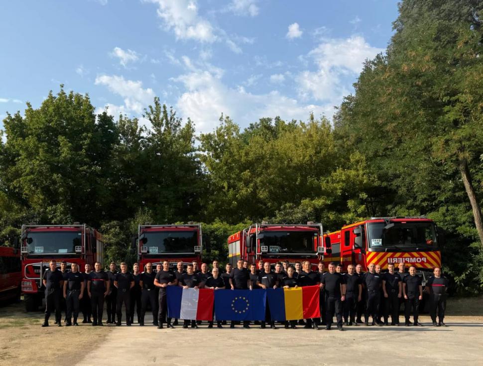 Întoarcere emoționantă pentru pompierii români din al doilea modul dislocat în Franţa. Cum i-au impresionat copiii francezi 1090276