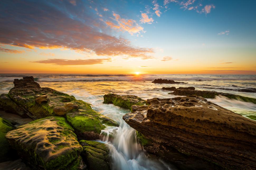 Plaja care se transformă în sute de acvarii naturale: „Piscinele” ascunse apar doar când oceanul se retrage. Cum arată La Jolla 1090640