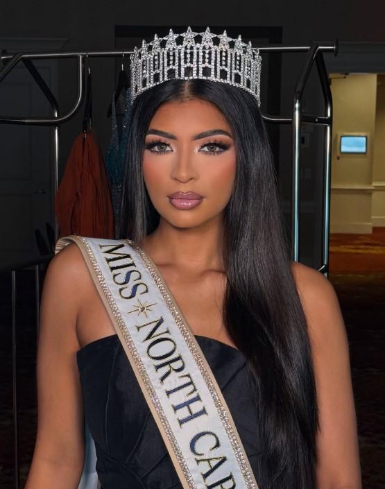 După ce i-au fost descoperite mesajele vechi de pe Instagram, o regină a frumuseții a rămas fără coroană  1091080