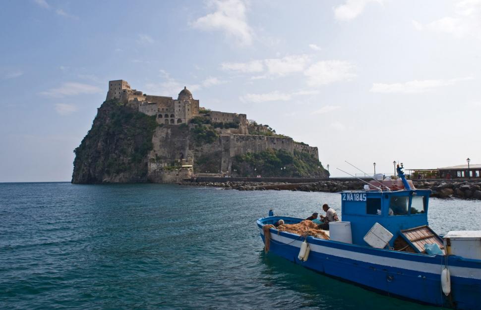 Insula superbă din Italia mai ieftină decât Amalfi şi considerată a fi „cel mai bine păstrat secret” al Europei 1091144