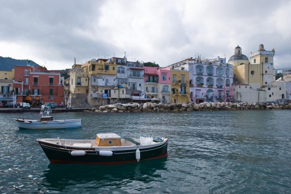 Insula superbă din Italia mai ieftină decât Amalfi şi considerată a fi „cel mai bine păstrat secret” al Europei 1091145