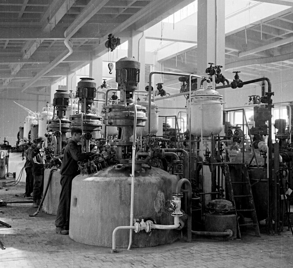În 1955, se deschidea prima fabrică de penicilină din România și sud-estul Europei: Cum arăta la inaugurare și istoria Antibiotice Iași 1092095