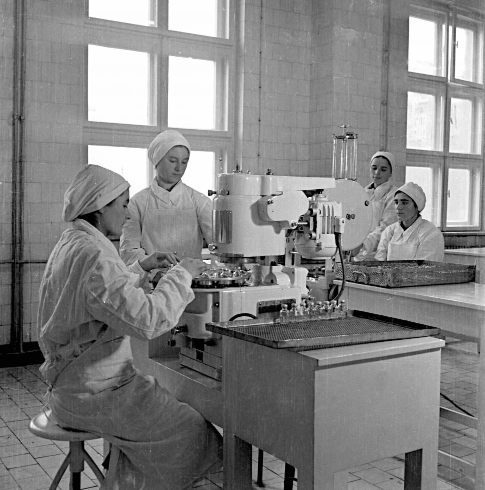 În 1955, se deschidea prima fabrică de penicilină din România și sud-estul Europei: Cum arăta la inaugurare și istoria Antibiotice Iași 1092104