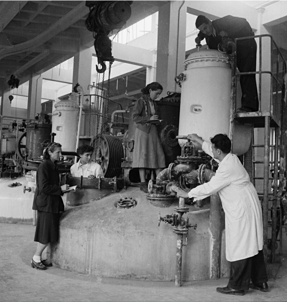În 1955, se deschidea prima fabrică de penicilină din România și sud-estul Europei: Cum arăta la inaugurare și istoria Antibiotice Iași 1092107