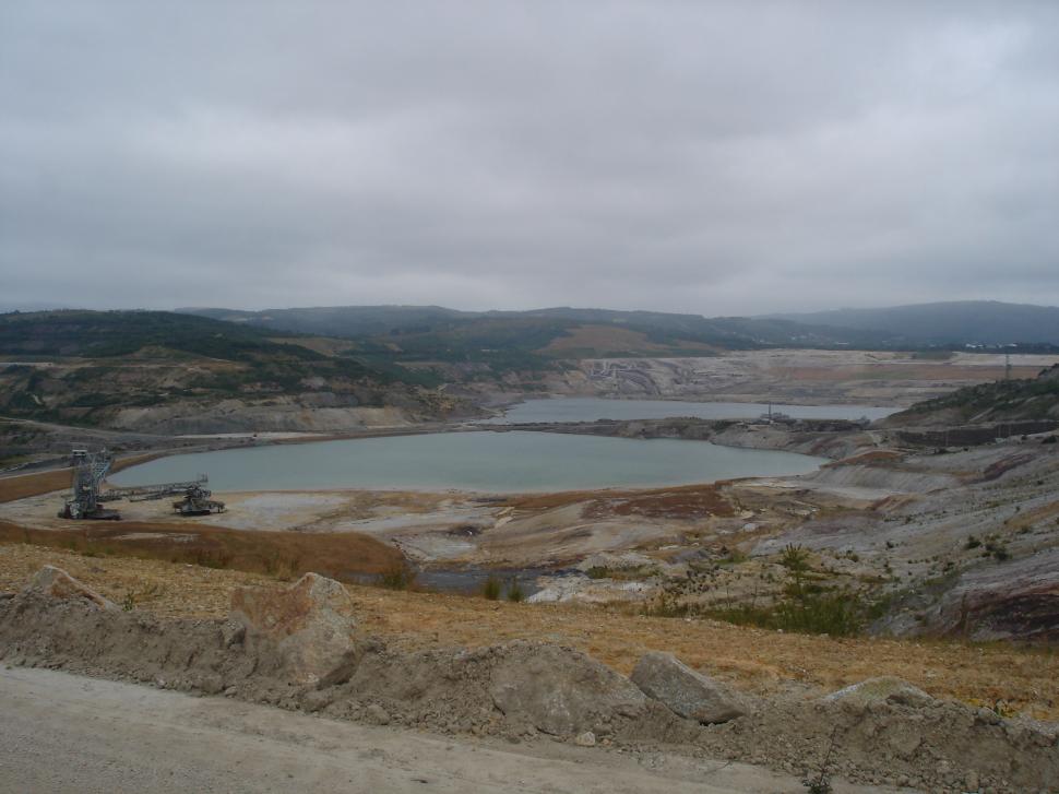 În 2008, Spania a umplut o mină de cărbune cu 547 de miliarde de litri de apă. După patru ani, era unul din cele mai lacuri artificiale 1092242
