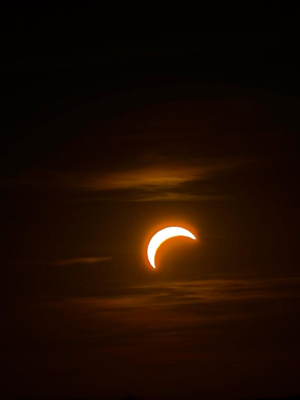 Imagini spectaculoase cu eclipsa de soare. Milioane de oameni au privit fenomenul astronomic rar în Europa 1092753