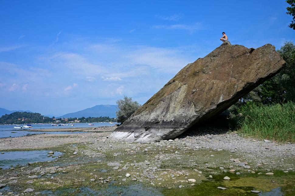 Lacul Maggiore din Italia seacă. Va fi reumplut cu apă din lacul Lugano din Elveția 1092353