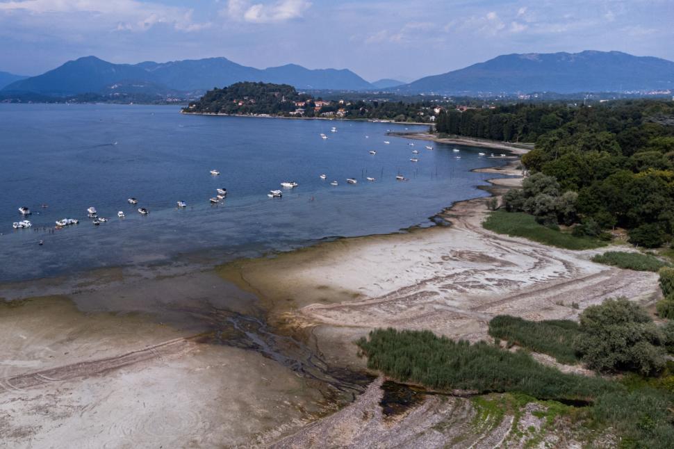 Lacul Maggiore din Italia seacă. Va fi reumplut cu apă din lacul Lugano din Elveția 1092361