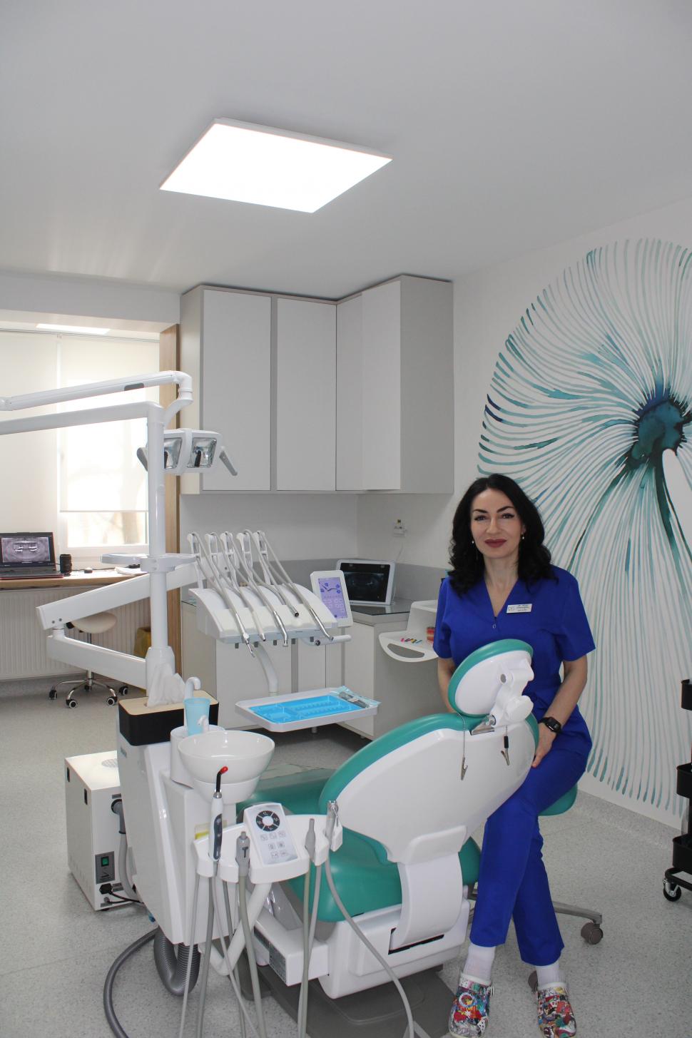 Cât costă un implant dentar în București și ce influențează prețul? Explicații de la medicii Dental Science, clinica din sectorul 6 1092948