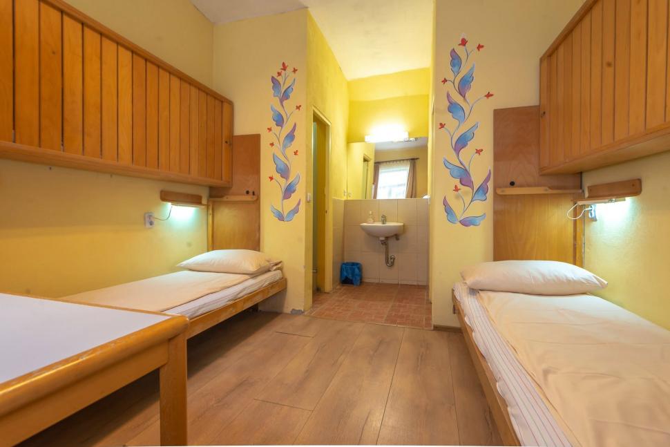 Cel mai vechi hostel pentru tineri din România se închide, după 25 de ani de activitate: Chiria a crescut de aproape nouă ori 1092890