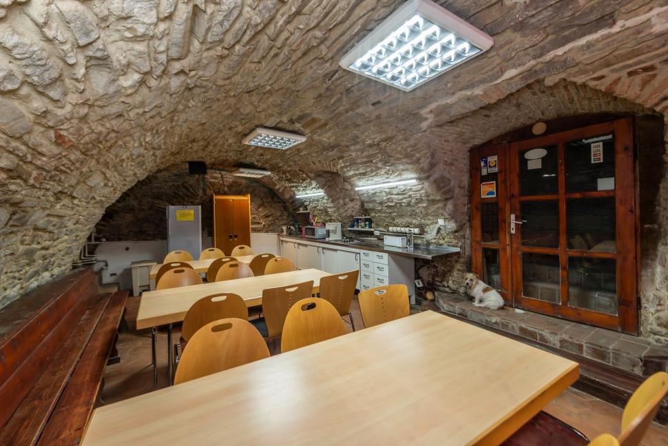 Cel mai vechi hostel pentru tineri din România se închide, după 25 de ani de activitate: Chiria a crescut de aproape nouă ori 1092894