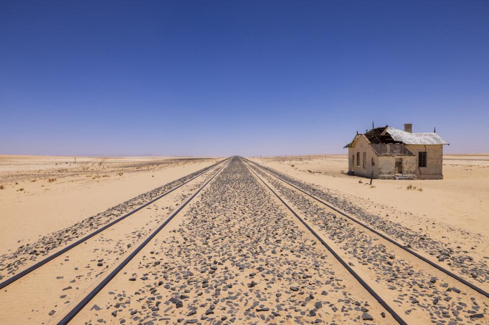 În 1908, diamantele au adus brusc bogăție și lux în deșertul Namibiei. Dar, până în 1956, Kolmanskop devenise deja un oraș-fantomă 1093063