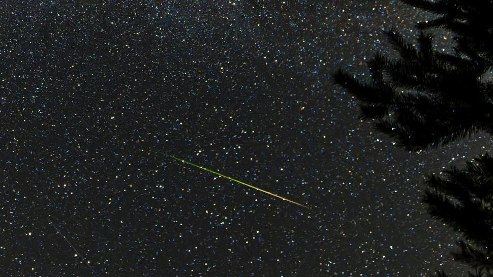 Perseidele au luminat cerul Germaniei, după eclipsa totală de Soare 1092833
