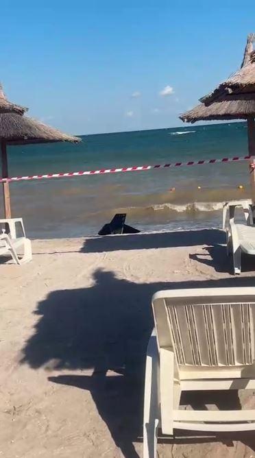 Plaja Saturn a fost evacuată. Fragmente de dronă militară au apărut printre turiști 1093349