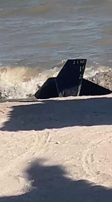 Plaja Saturn a fost evacuată. Fragmente de dronă militară au apărut printre turiști 1093350