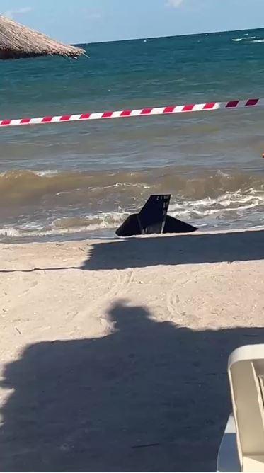 Plaja Saturn a fost evacuată. Fragmente de dronă militară au apărut printre turiști 1093351