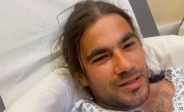 Un român ieșit la pescuit a fost atacat de un rechin albastru: „S-a repezit la gambă și mi-a sfâșiat jumătate din ea” 1093304