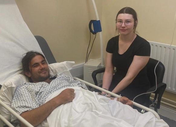 Un român ieșit la pescuit a fost atacat de un rechin albastru: „S-a repezit la gambă și mi-a sfâșiat jumătate din ea” 1093305