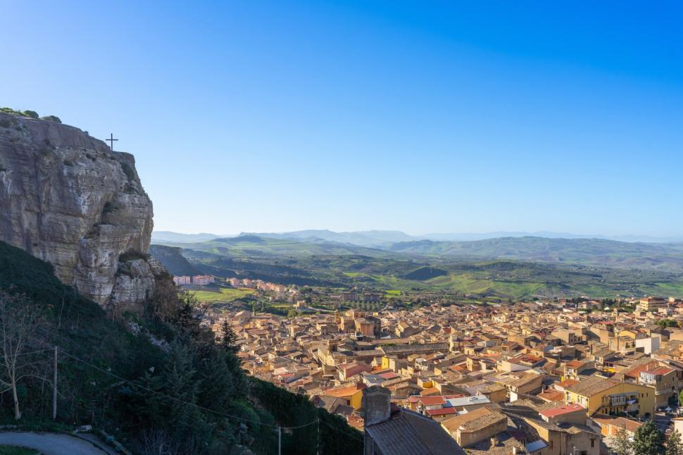 Un sat turistic din Spania își caută noi locuitori și antreprenori. O vilă cu trei dormitoare costă doar 18.000 de euro 1093833