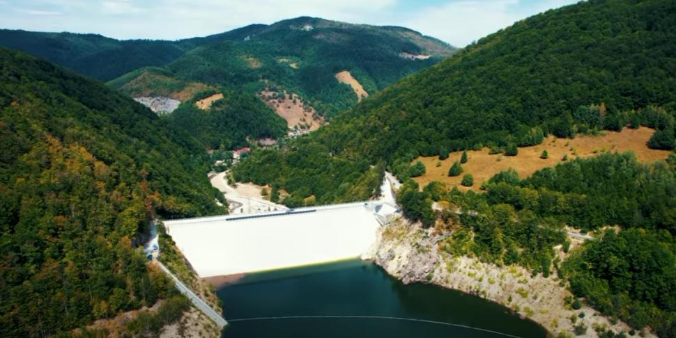 Imagini spectaculoase. Barajul Leșu, construit în anii ’70, a fost reabilitat. Are acum o scară pentru pești și insule plutitoare 1094139