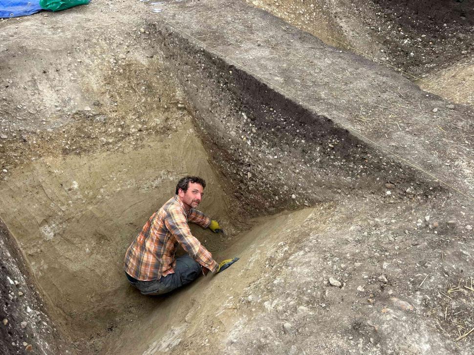 Descoperire arheologică unică: Un sanctuar preistoric, aliniat cu Soarele și Luna cu mult înainte de Stonehenge, a fost găsit în Cehia 1094518