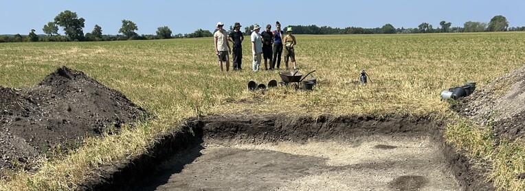 Descoperire arheologică unică: Un sanctuar preistoric, aliniat cu Soarele și Luna cu mult înainte de Stonehenge, a fost găsit în Cehia 1094519