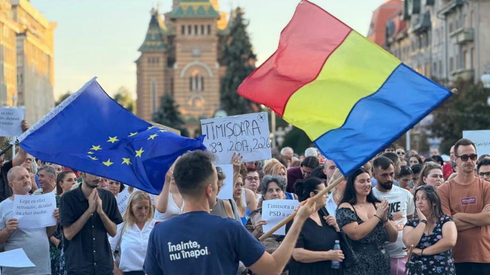 Protest în Timișoara pentru Dominic Fritz, după decizia CCR care îl lasă fără mandatul de primar 1094630