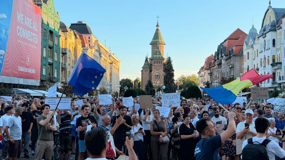 Protest în Timișoara pentru Dominic Fritz, după decizia CCR care îl lasă fără mandatul de primar 1094632