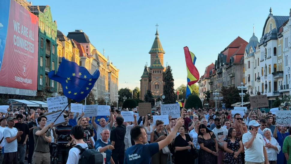 Protest în Timișoara pentru Dominic Fritz, după decizia CCR care îl lasă fără mandatul de primar 1094634