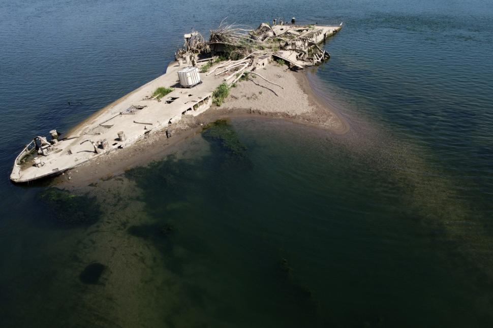 "Titanicul de pe Sava” a ieșit la suprafață în Serbia. Seceta extremă a dezvăluit epava veche de un secol: "Nu vezi asta în fiecare zi" 1094715