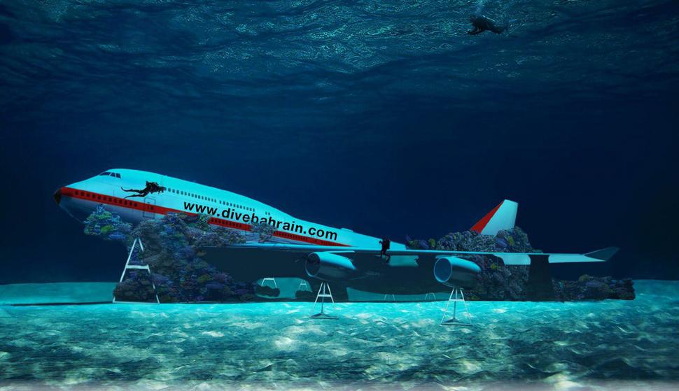  În 2019, Bahrain a scufundat un Boeing 747 în mare. Avionul a devenit recif și piesa centrală a unui parc subacvatic de 100.000 de mp 1095191