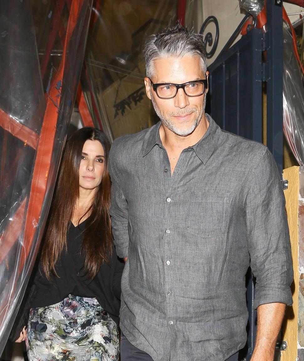 Sandra Bullock a vorbit despre moartea iubitului ei, Bryan Randall, răpus de boala Lou Gehrig: „Am început să-l plâng cu 4 ani înainte” 1095133