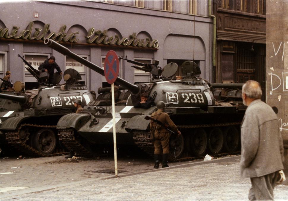 Raport secret MApN: Cum au neutralizat „turiștii” ruși armata cehoslovacă într-o singură zi, în timpul invaziei din august 1968 1095397